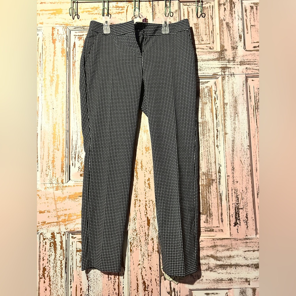 Sale!! Express Black and White Houndstooth Women's Trousers
